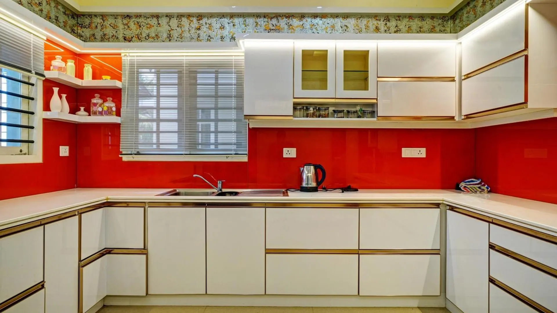 Collection O Lux Villa Nedumbassery