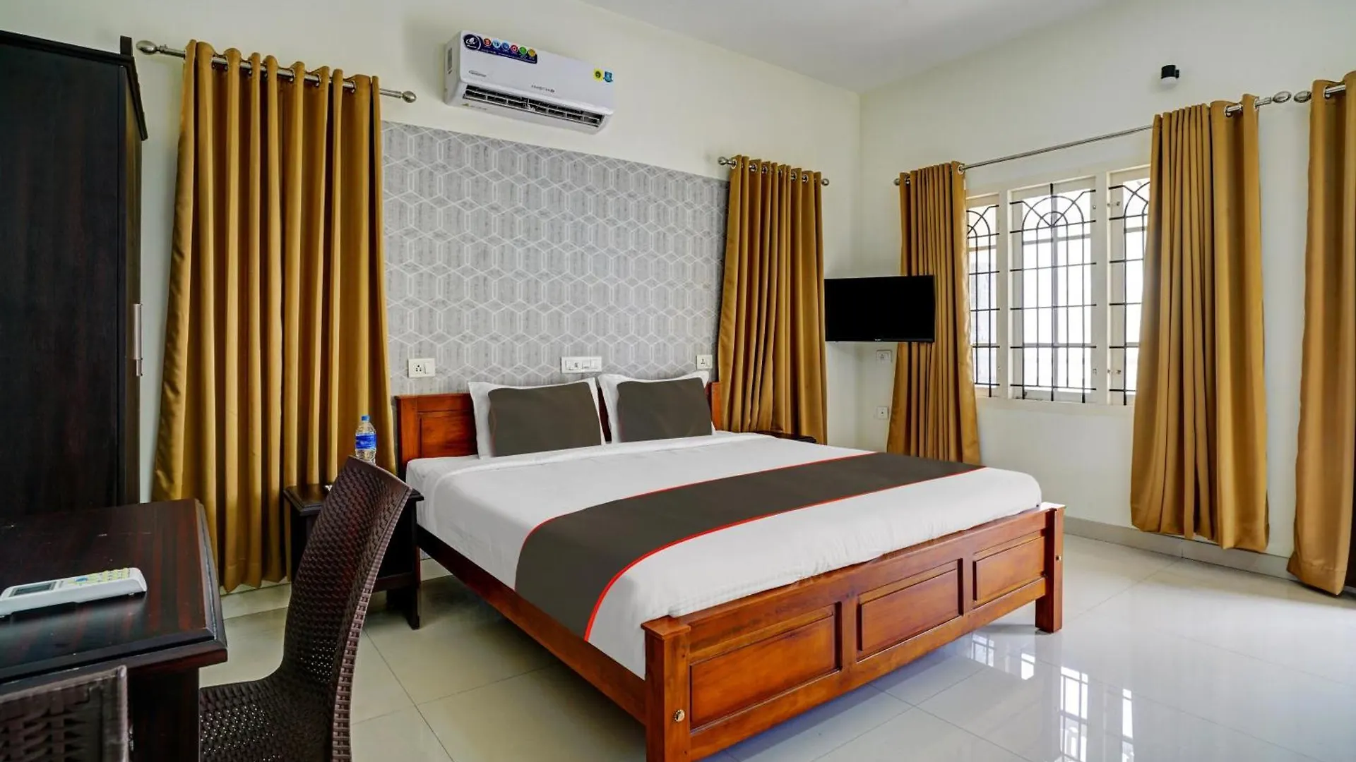 Collection O Lux Villa Nedumbassery Hotel